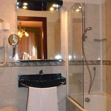 Hotel Cipro 3*