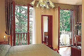 Cipro מלון ונציה - לידו