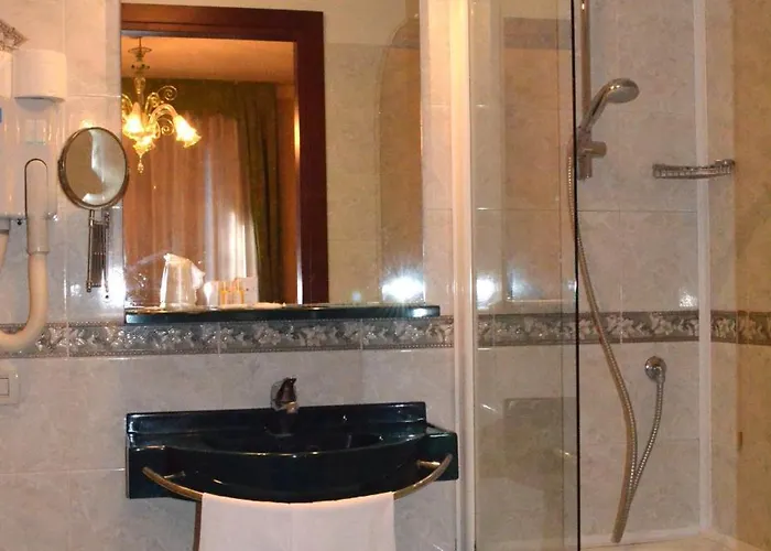 Hotel Cipro 3*
