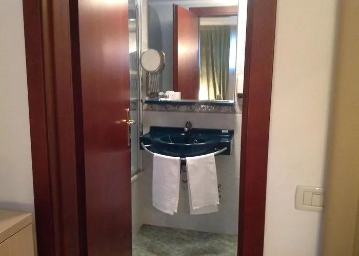 Hotel Cipro 3*