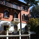 Hotel Cipro 3*